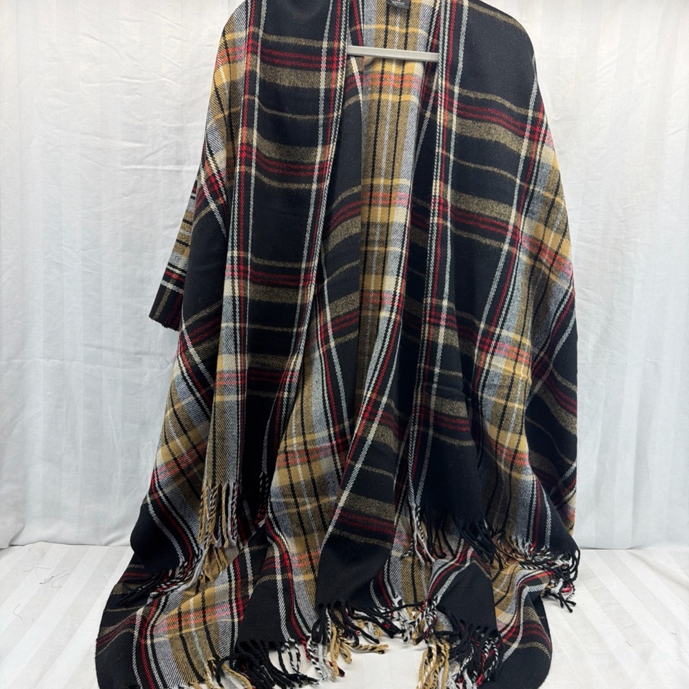 V. FRAAS Tartan‎ Fringe Shawl